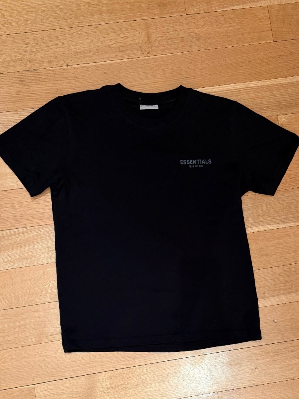 Essentials Fear Of God black t-shirt. Size L.